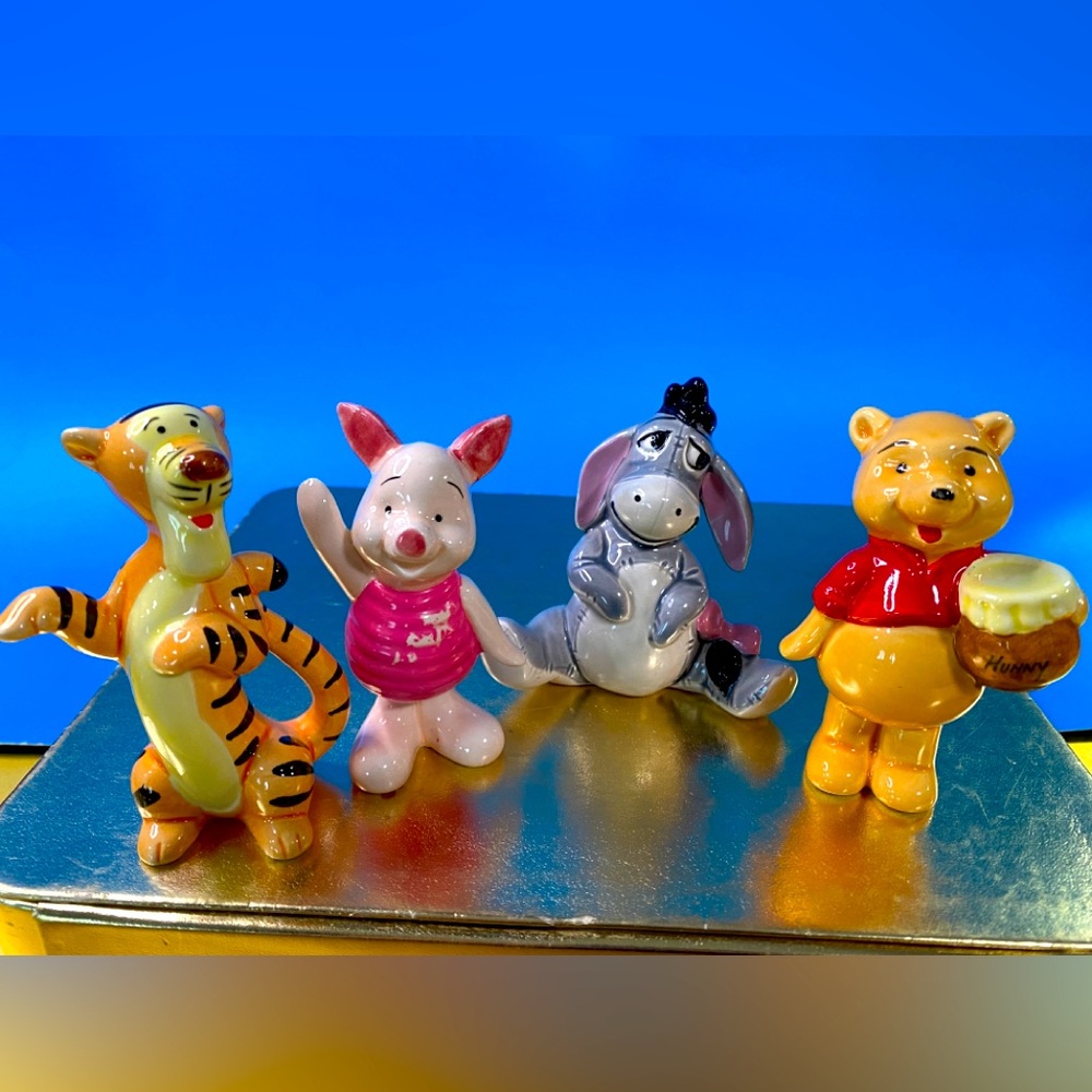 Walt Disney’s Winnie the Pooh Vintage Hand Painted Porcelain Figurine Set Japan